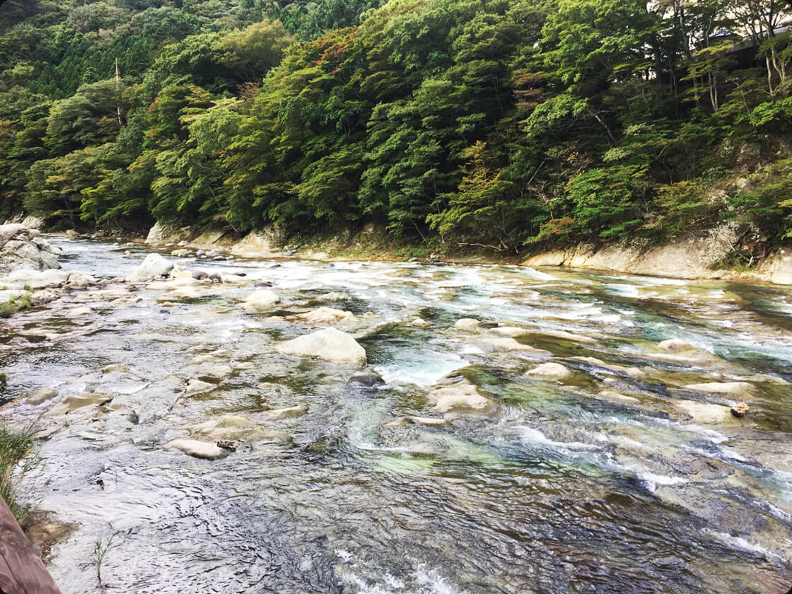 台風一過の箒川